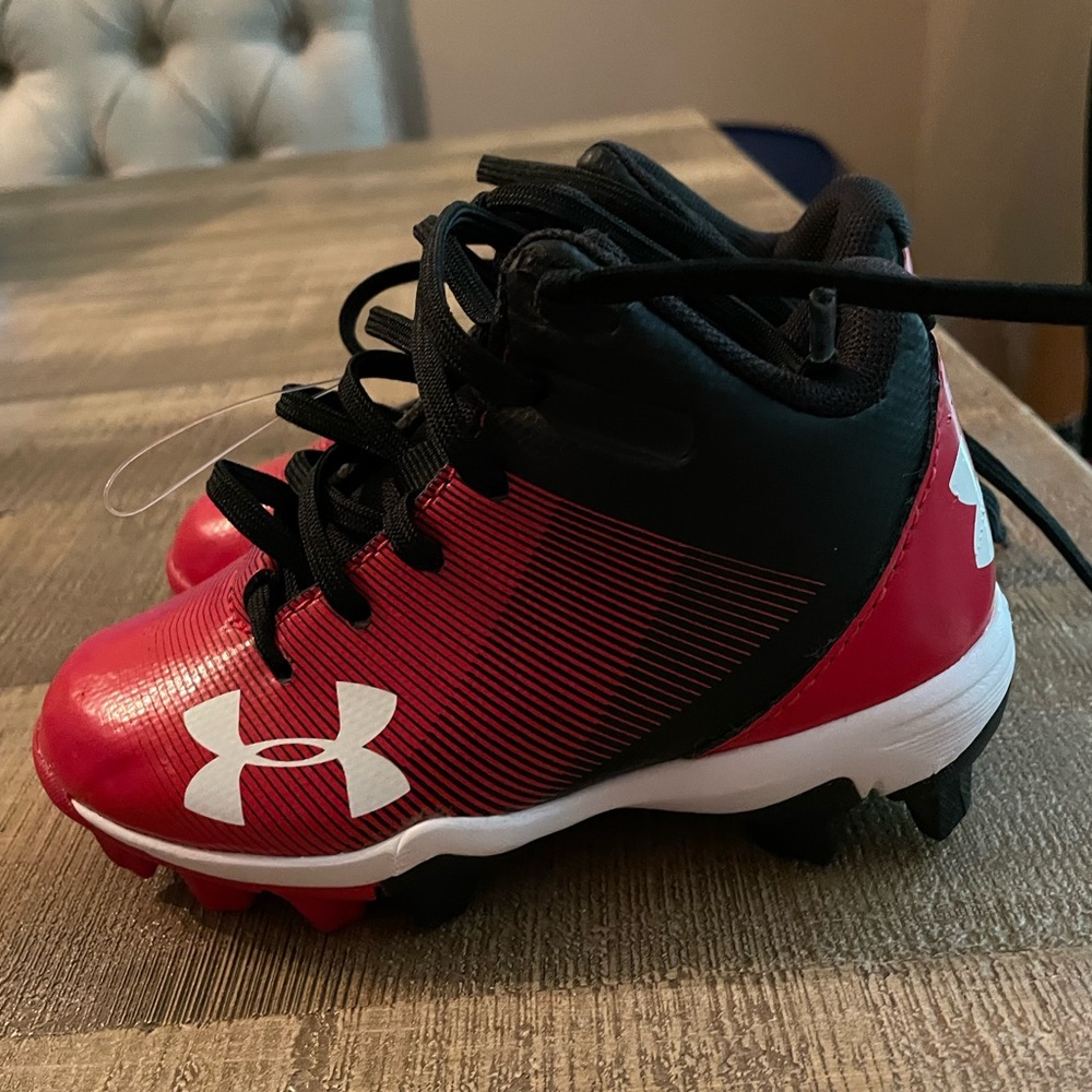 Toddler baseball cleats